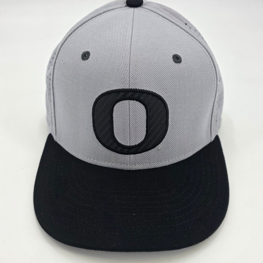 VINTAGE Y2K NIKE OREGON DUCKS HAT MENS FITTED SIZE 7 1/4 GRAY BLACK NCAA CAP FIT